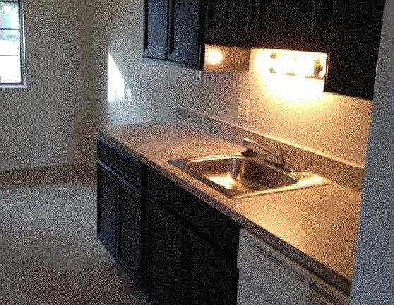 3rd image of 1340 Briarwood Dr #5-1