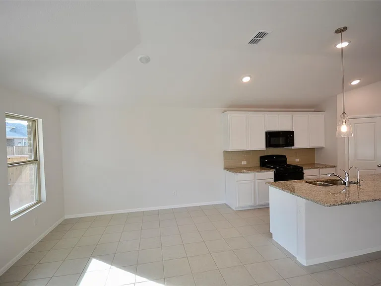 6122 Heron Dr — Photo 3