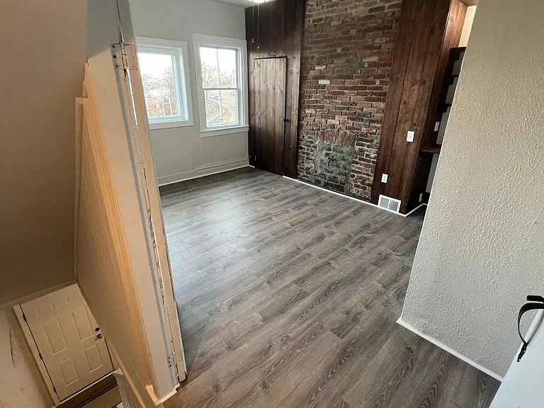 916 Arlington Ave — Photo 3