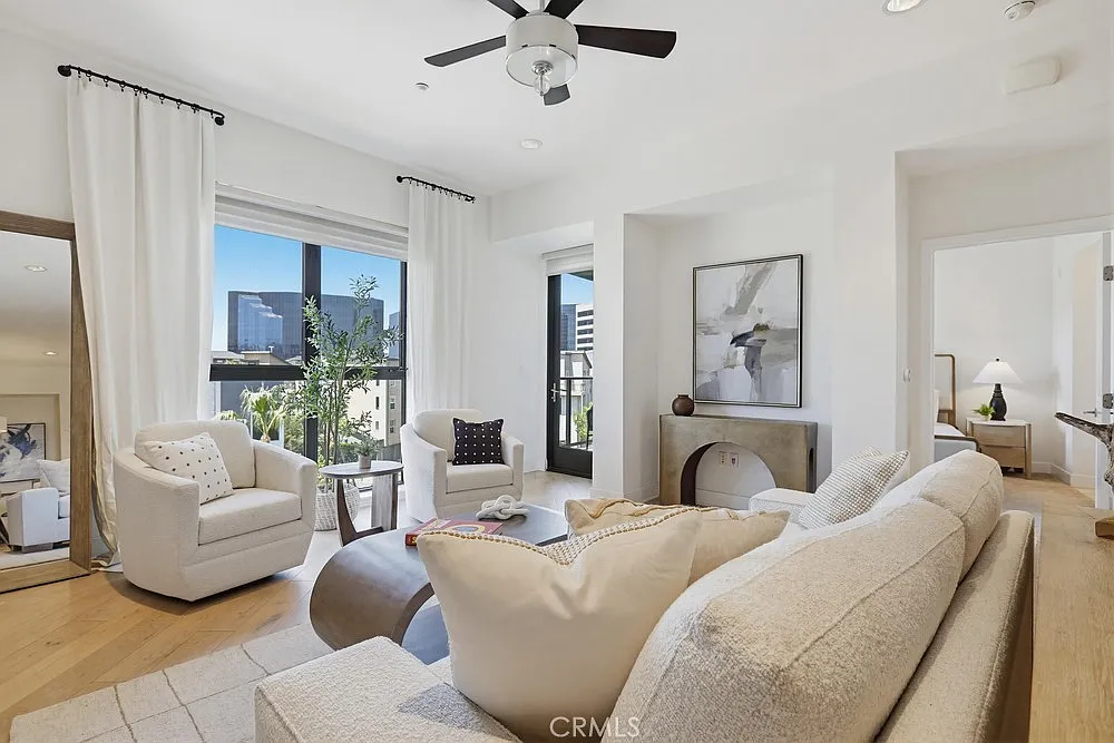 2 bed, 2.5 bath, 1917 sqft, $6,000 — Photo 1