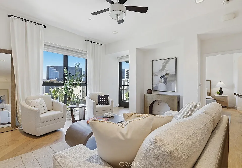 402 Rockefeller #406