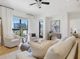 402 Rockefeller, Irvine, CA