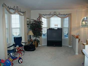 3rd image of 3738 Midlothian Pl