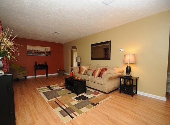2nd image of 1812 Louis Ln