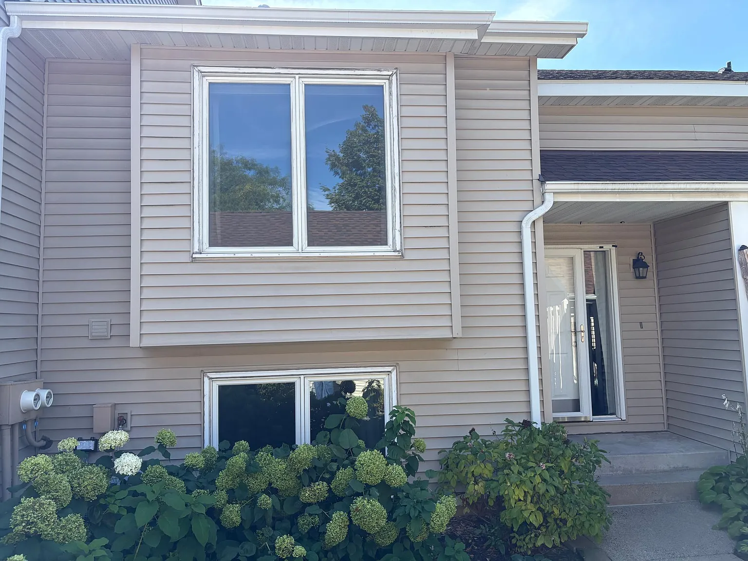 2 bed, 2.0 bath, 1624 sqft, $2,100 — Photo 3