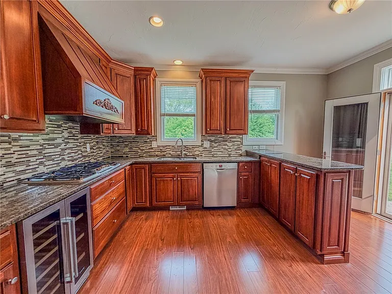 4349 Glen Eden Rd — Photo 16