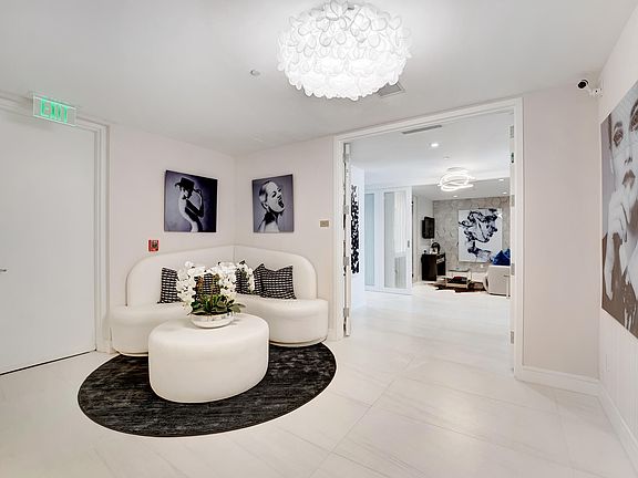 5th image of 18975 Collins Avenue #3201