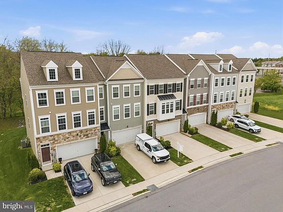 3rd image of 20211 Capital Ln