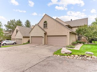 29231 Laurel Dr #80, Farmington, MI 48331