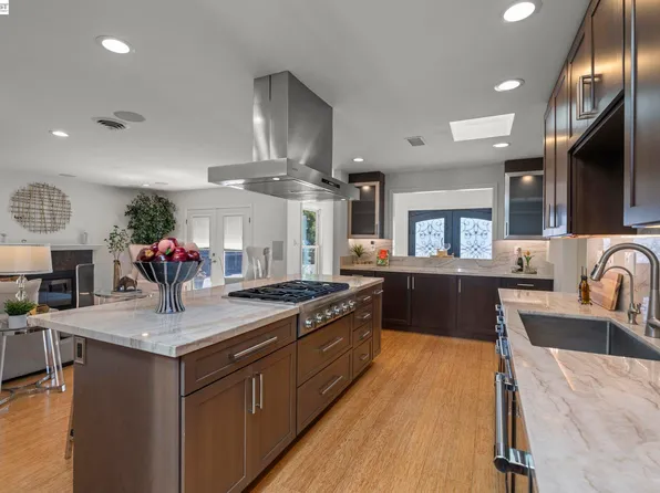 35596 Linda Dr, Fremont, CA 94536