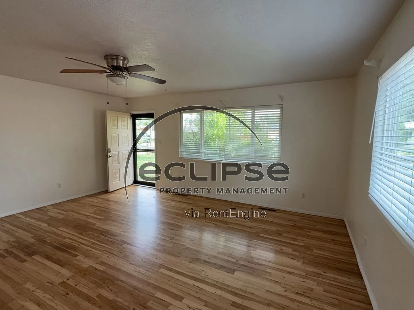 3 bed, 1.0 bath, 1140 sqft, $2,000 — Photo 4