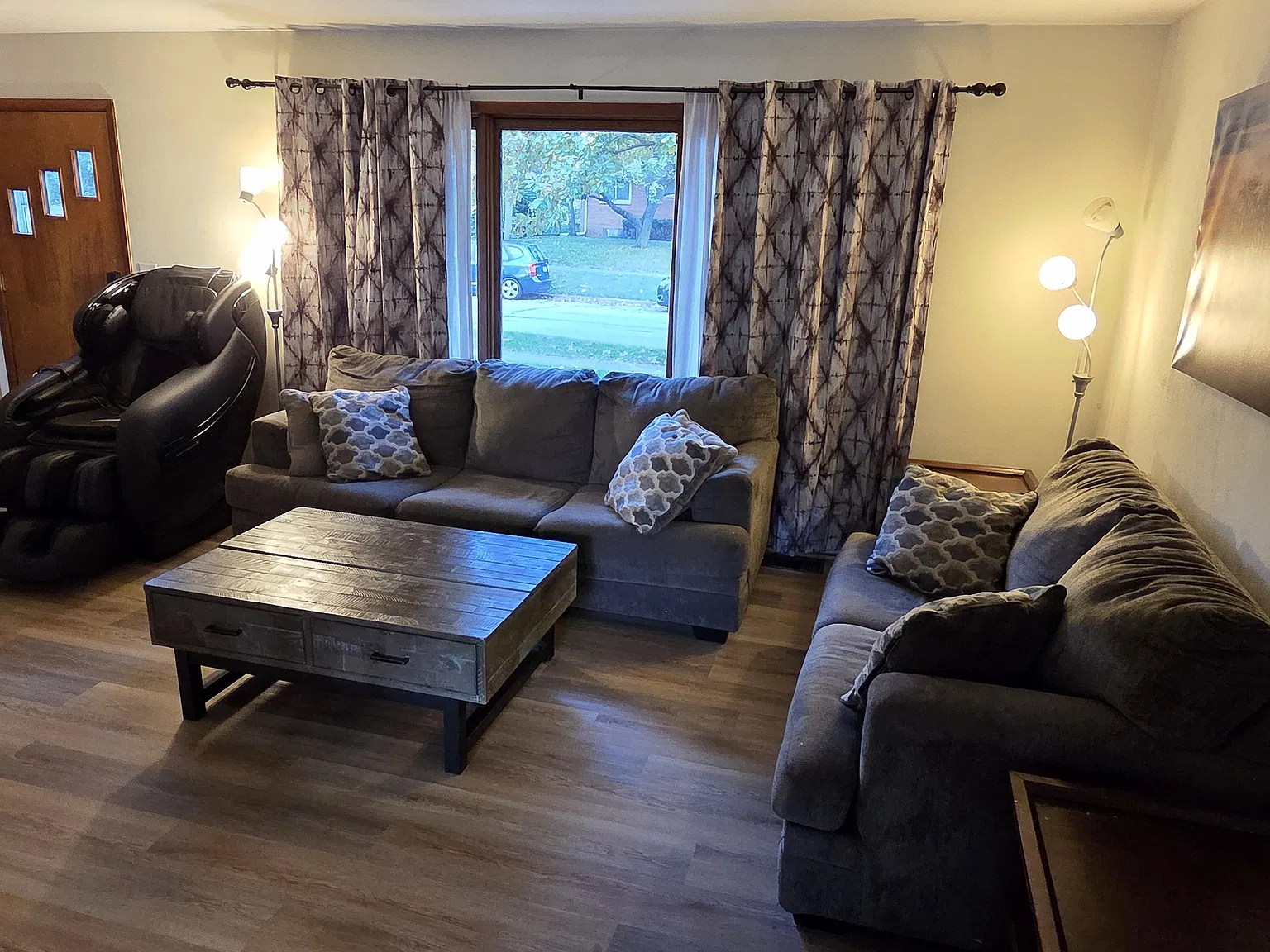 3 bed, 1317 sqft, $2,700 — Photo 2