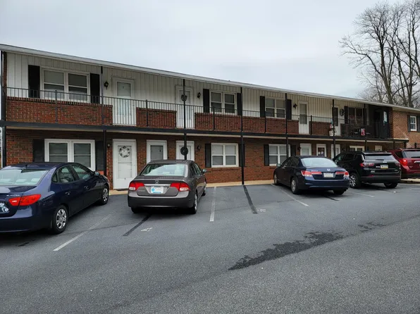235 S 2nd St APT 15, Womelsdorf, PA 19567