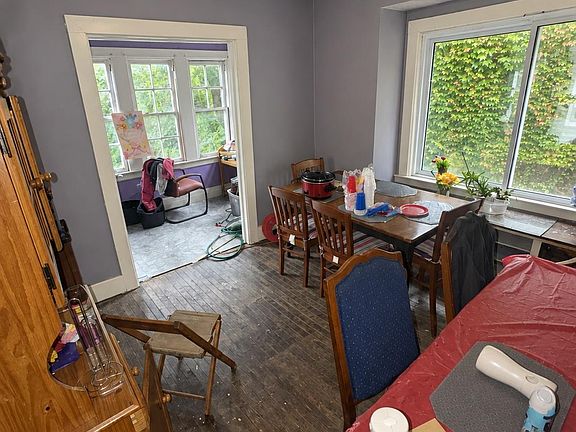 2nd image of 808 Marlborough St