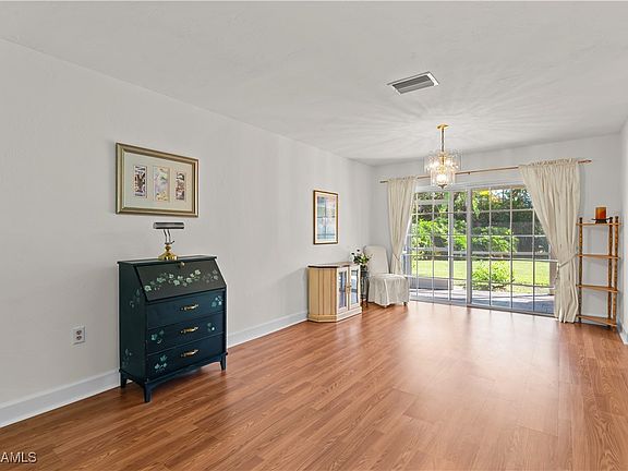 5th image of 3023 SE 5th Pl