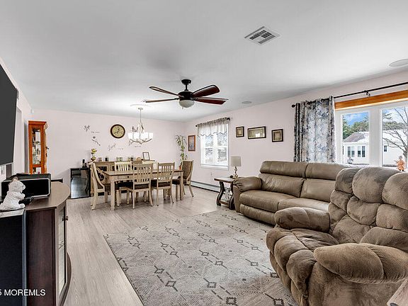 4th image of 18 Gorginio Dr