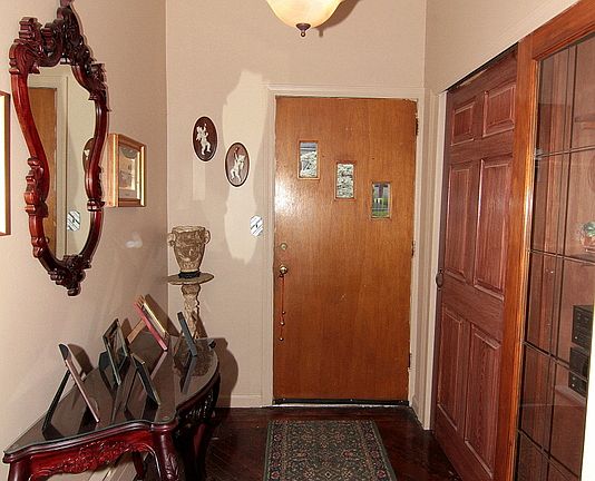 4th image of 719 Bard Ave