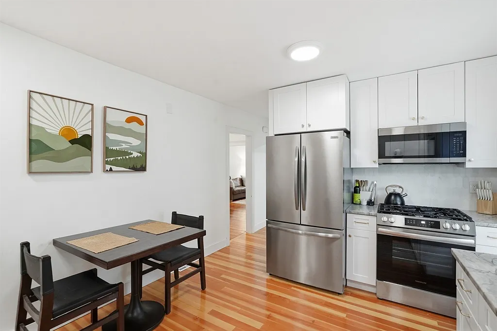 2 bed, 1.0 bath, 1194 sqft, $3,000 — Photo 1