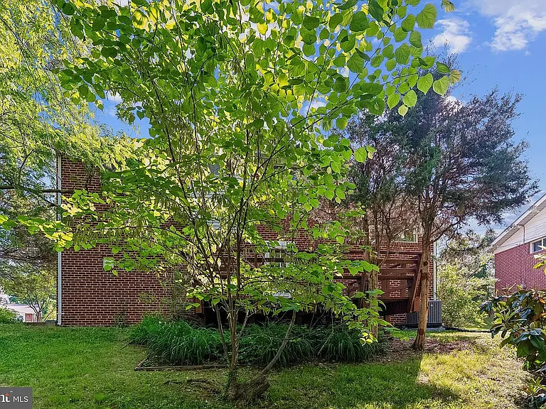 7608 Wellesley Dr — Photo 37
