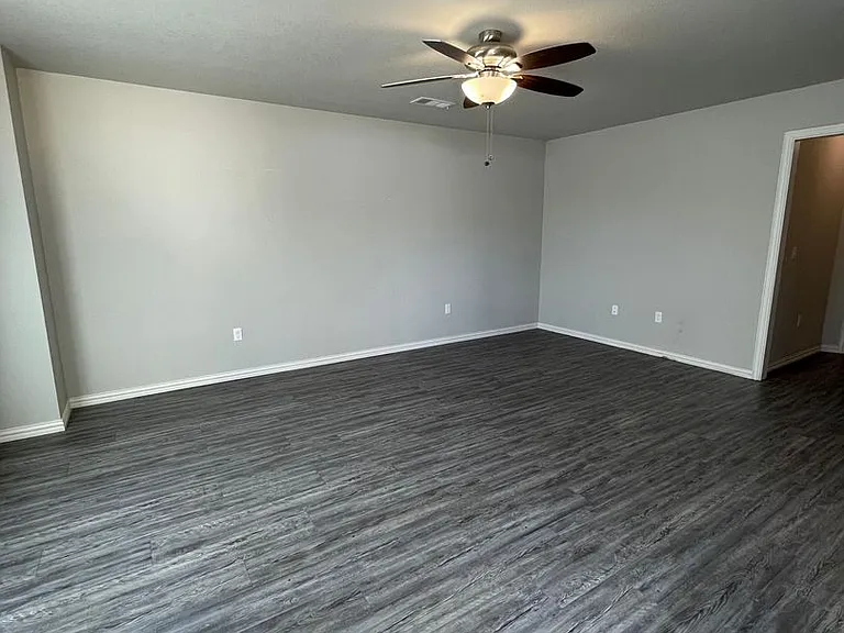 30 Pine Ridge Ln — Photo 2