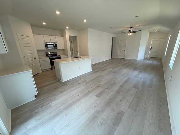 2nd image of 1040 Raven Walk Dr