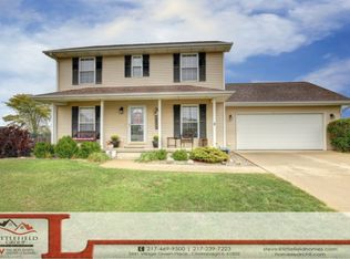 620 N Glover Ct, Saint Joseph, IL 61873