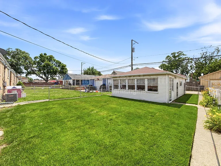 5144 S Melvina Ave — Photo 18