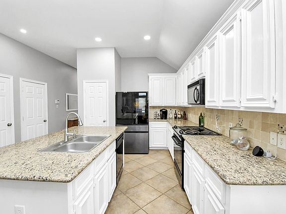 4th image of 13115 Baron Hollow Ct