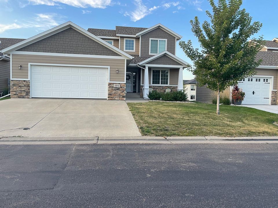 1st image of 204 E 81st Pl