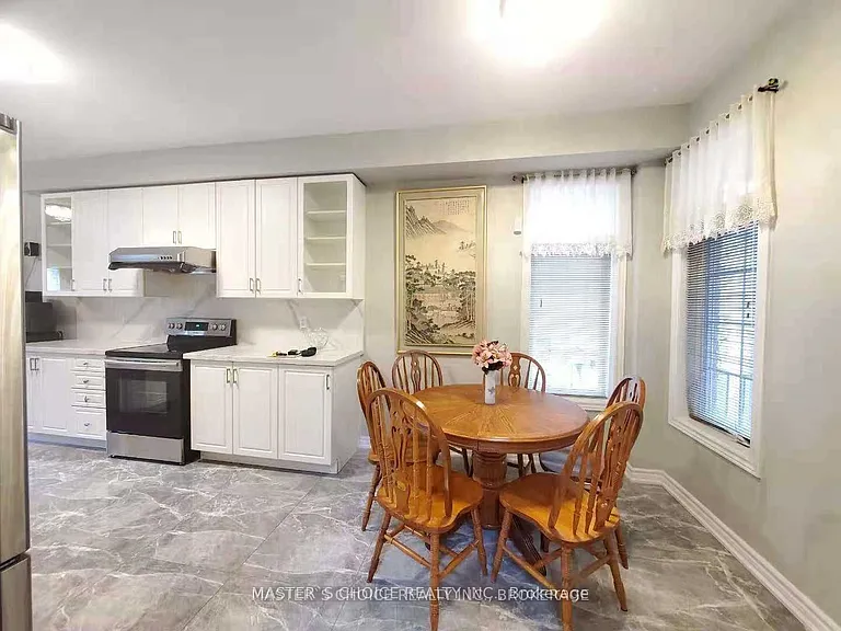 24 Golden Oak Ave — Photo 6