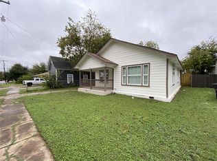 821 N Robinson St, Cleburne, TX 76031