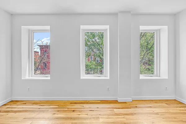 Sold by Douglas Elliman | media 25