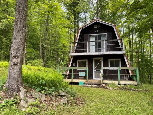 135 Getaway Ln, Kane, PA 16735