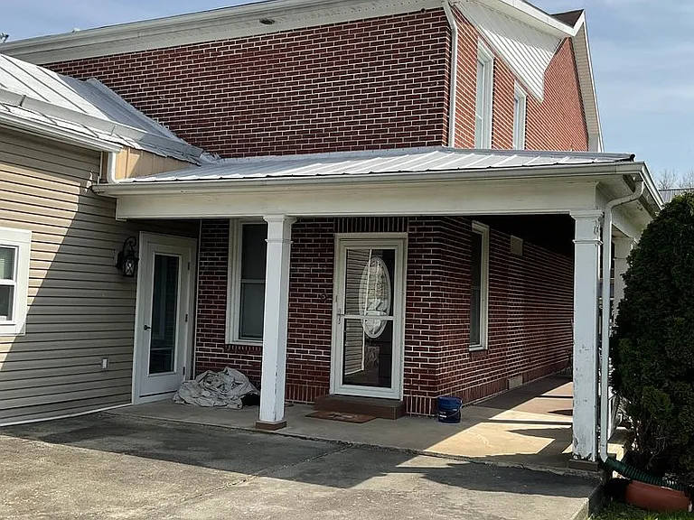 112 W Main St — Photo 5