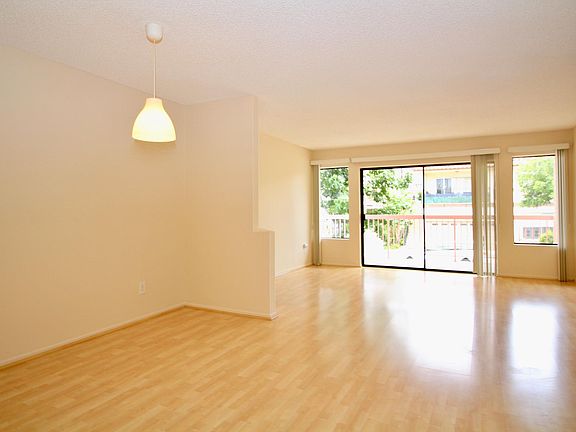 4th image of 345 N Jackson St APT 105