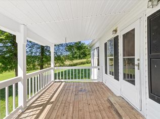 95 Brown Cemetery Ln, Tennessee Ridge, TN 37178