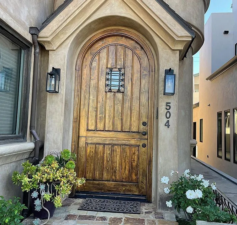 504 Avocado Ave