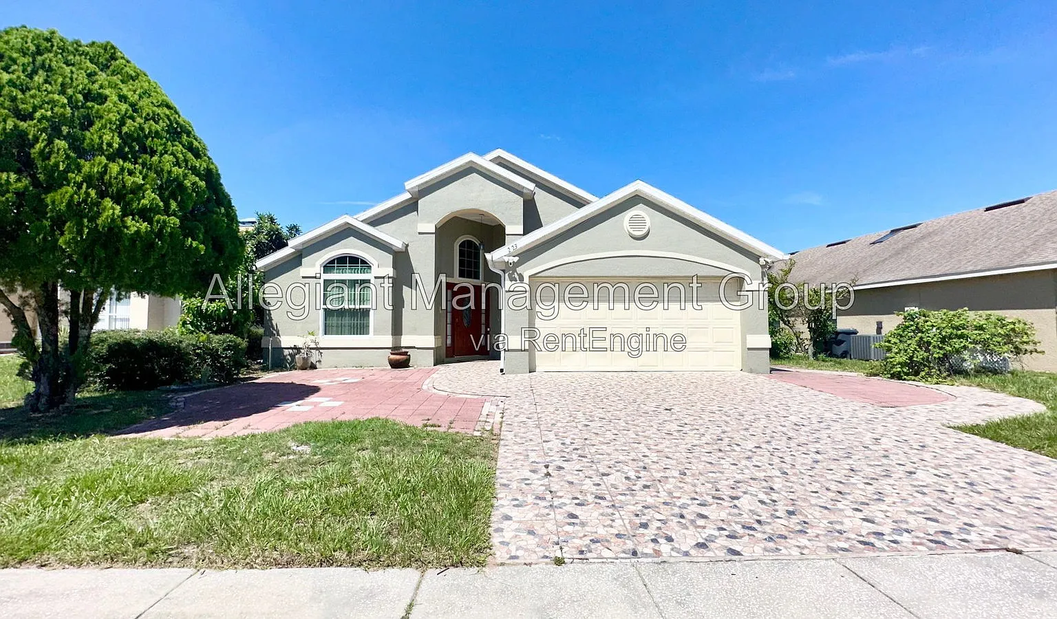 4 bed, 2.0 bath, 2354 sqft, $2,399 — Photo 1