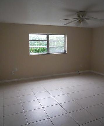 5th image of 770 NE 128th St APT 105