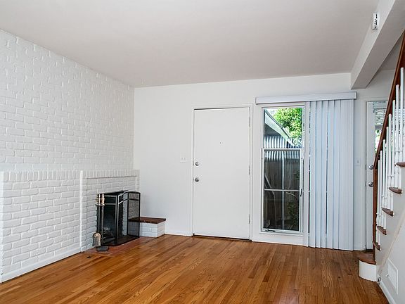 4th image of 425 S Los Robles Ave #F