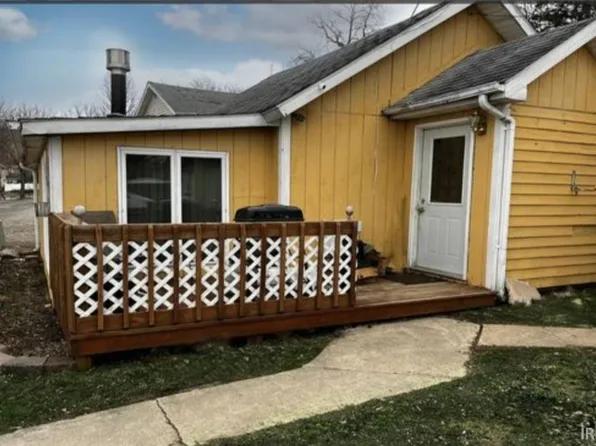 110 W 155th Ln S, Angola, IN 46703