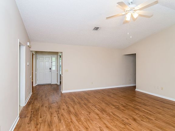 2nd image of 358 Misty Hollow Dr W