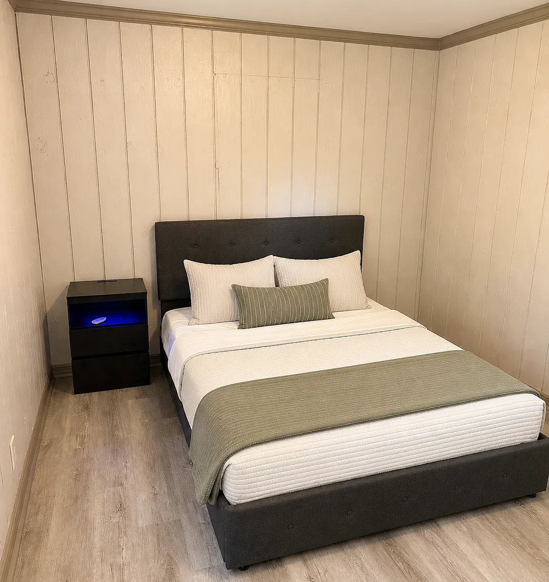7 bed, 2100 sqft, $1,080 — Photo 1