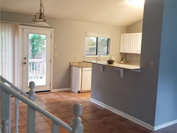 5th image of 35 Briar Gate Ln