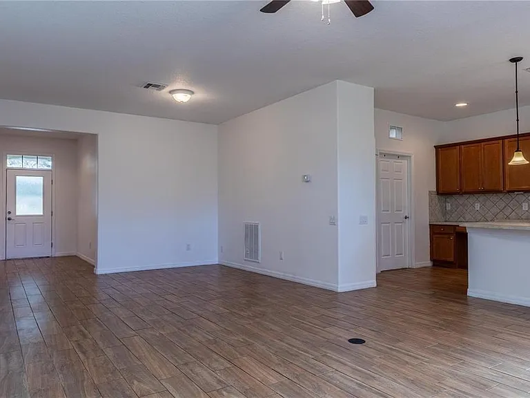 519 Cadiz Dr — Photo 5