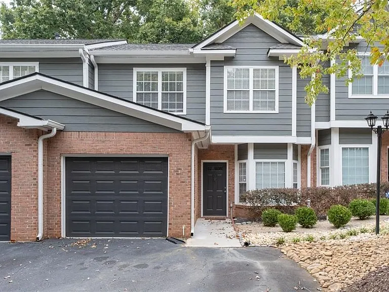 2680 Pine Tree Rd NE #5 — Photo 2