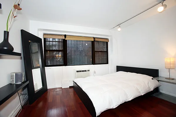 Rented by New York Residence | media 27