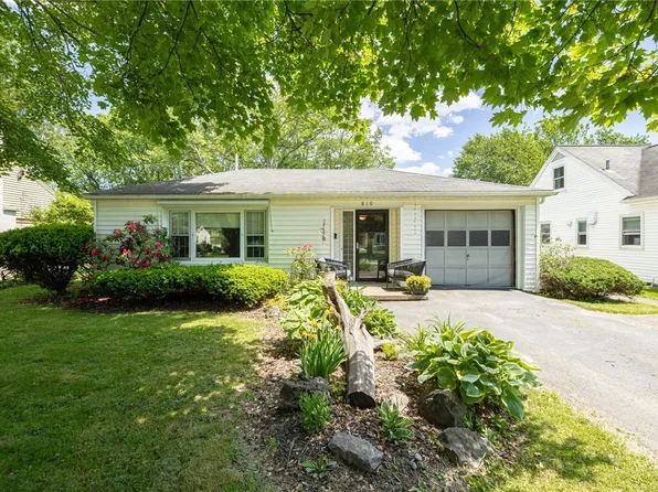 810 S Grosvenor Rd, Rochester, NY 14618