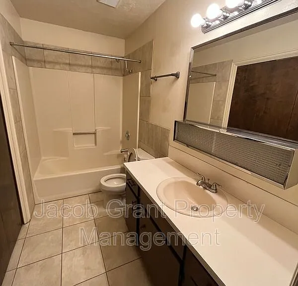 735 Whittier St — Photo 6