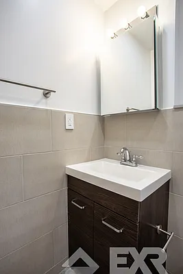 Rented by EXR | media 16